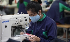  Đột ngột bị chuyển công việc khác hợp đồng, đúng luật không?