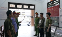 Đánh bạn gái dã man, người đàn ông 36 tuổi bị khởi tố