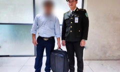 Phát hiện một vali tiền bị bỏ quên ở sân bay Nội Bài