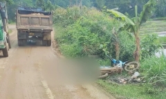 Xe tải va chạm xe máy, 2 mẹ con tử vong tại chỗ