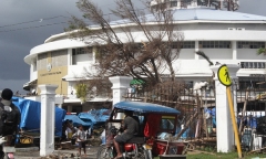 Cười vỡ bụng với cơn sốt MV “anh không đòi quà”