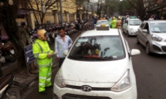 Xử lý triệt để tình trạng taxi dù “chặt chém” du khách