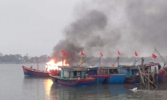 Hầm máy tàu cá bốc cháy trên biển, 1 người chết, 1 người bị thương