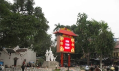 Hà Nội yêu cầu tháo dỡ đồng hồ đếm ngược khỏi đền Bà Kiệu