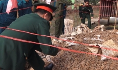 Di chuyển 6 tấn đầu đạn được phát hiện trong vườn nhà dân ở Hưng Yên