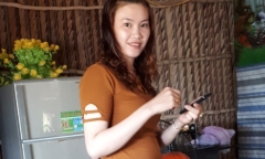 Người chồng ở miền Tây tìm kiếm vợ trẻ mất tích khi đi lễ chùa