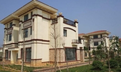 Dân làng đánh nhau giành hàng chục ngôi biệt thự miễn phí