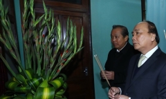 Thủ tướng Nguyễn Xuân Phúc dâng hương, tưởng nhớ Chủ tịch Hồ Chí Minh