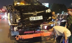 Hà Nội: Xế hộp gây tai nạn liên hoàn, nhiều người bị thương