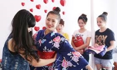 Giới trẻ nô nức sắm thời trang đón tết