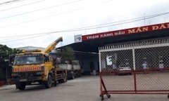 Tây Ninh: Bất cẩn khi cẩu cây xanh, nam tài xế bị điện giật tử vong