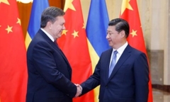 Tổng thống Yanukovich bị lật đổ vì…tàu sân bay Trung Quốc?