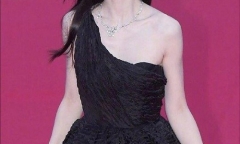 Xuất hiện như 