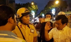 Ông Đoàn Ngọc Hải xin lỗi 2 du khách Ấn Độ bị cướp ở Sài Gòn