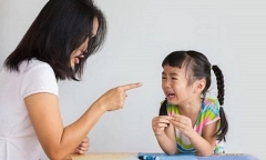 3 hình phạt bố mẹ nghĩ sẽ hiệu quả nhưng lại làm tổn thương con cả đời