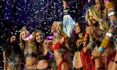 Ngắm dàn người mẫu nóng bỏng tham gia Victoria's Secret Fashion Show 2018