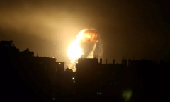 Israel khai hỏa sau khi bị tấn công, Dải Gaza chìm trong