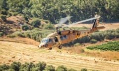 Trực thăng không quân Israel tấn công các trạm kiểm soát của quân đội Syria