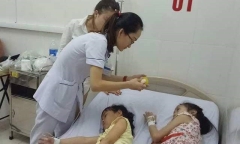 Ăn hạt ngô đồng, 9 học sinh tiểu học nhập viện cấp cứu