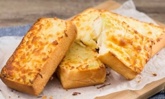 Bánh mì nướng phô mai tỏi – thơm ngon giòn tan