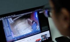 Video: Ông Nguyễn Hữu Linh vội vã vào phòng xử kín, né tránh ống kính phóng viên