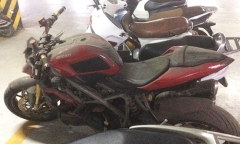 Dân chơi xe tiếc nuối khi thấy Ducati Streetfighter hơn nửa tỷ để phủ bụi ở Hà Nội