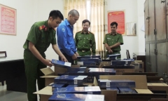 Công an Hà Nam bắt xe ôtô chở thuốc lá lậu trị giá 300 triệu đồng