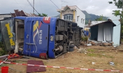 Vụ xe khách tông sập nhà dân, 38 người bị thương: Rùng mình lời kể của nạn nhân
