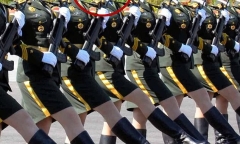 Người mẫu nội y bỏ việc trở thành