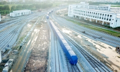 Cận cảnh đoàn tàu trăm tấn được lắp đặt trên đường sắt Cát Linh - Hà Đông