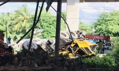 Tin tức tai nạn giao thông mới nhất hôm nay 28/6/2019: Xe cẩu và ô tô 7 chỗ đâm nhau, 5 người thương vong