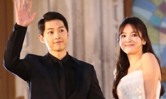 Song Hye Kyo vướng tin quay lại với Song Joong Ki vì chiếc nhẫn
