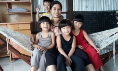 Người đàn bà 1 phát sinh 4 kể chuyện những ngày tháng 