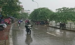 Hà Nội mưa rào và dông vào chiều tối