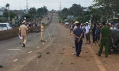 Tin tai nạn giao thông mới nhất ngày 22/7/2018: Ôtô tông 3 xe máy, 2 người tử vong