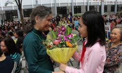 Nữ giảng viên khuyết tật và hành trình mang lại điều tốt đẹp cho những người “cùng khổ”