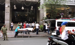 Người đàn ông nước ngoài rơi từ khách sạn xuống vỉa hè tử vong