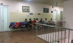 Côn đồ lao vào bệnh viện chém người: Nhân chứng kể lại phút kinh hoàng