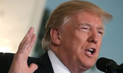 Tổng thống Trump chỉ trích CNN “đưa tin tức giả mạo về Mỹ ra thế giới”