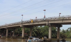 Tìm thấy thi thể vợ chồng trong vụ chìm sà lan ở Tiền Giang