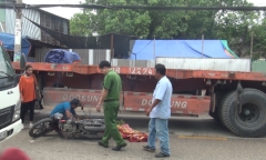 Nữ sinh tử vong thương tâm dưới gầm xe đầu kéo