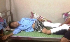 Bị cô giáo thu điện thoại, nam sinh lớp 9 nhảy từ tầng 3 xuống đất
