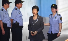Cựu Tổng thống Hàn Quốc Park Geun Hye lĩnh thêm 8 năm tù