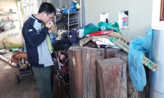 Phát hiện gỗ thông đỏ quý hiếm trong nhà Trưởng ban quản lý rừng