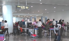 Nghi can cướp tài sản bị bắt khi định dùng giấy tờ giả đi máy bay