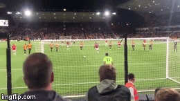 Video: Paul Pogba đá hỏng 11m, MU đánh rơi chiến thắng trước 