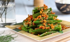 Đậu bắp đem xào với thứ này khiến chồng mê cơm nhà, chẳng thèm đi ăn hàng