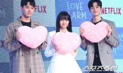 Bất ngờ với vẻ đẹp trong veo sau tai nạn của Kim So Hyun 