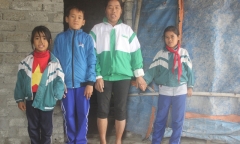 Tin tức đời sống mới nhất ngày 18/12/2018: Xót xa người đàn bà nuôi 3 con nhỏ giữa nghĩa địa