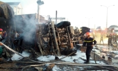 Vụ cháy xe bồn làm 6 người chết ở Bình Phước: Xóm nghèo ảm đảm, trắng màu khăn tang